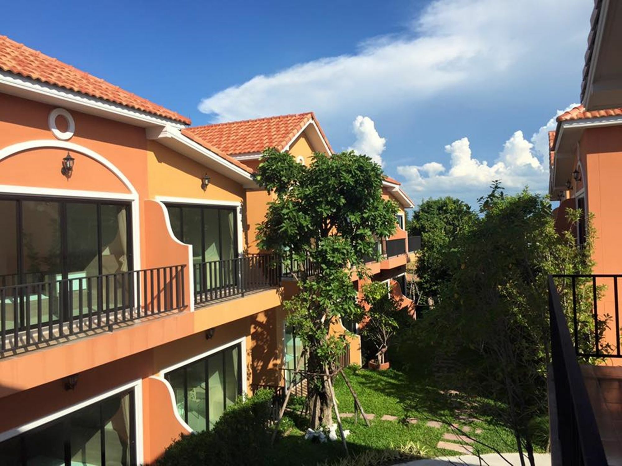 Sata House Boutique Resort Nakhonratchasima Buitenkant foto
